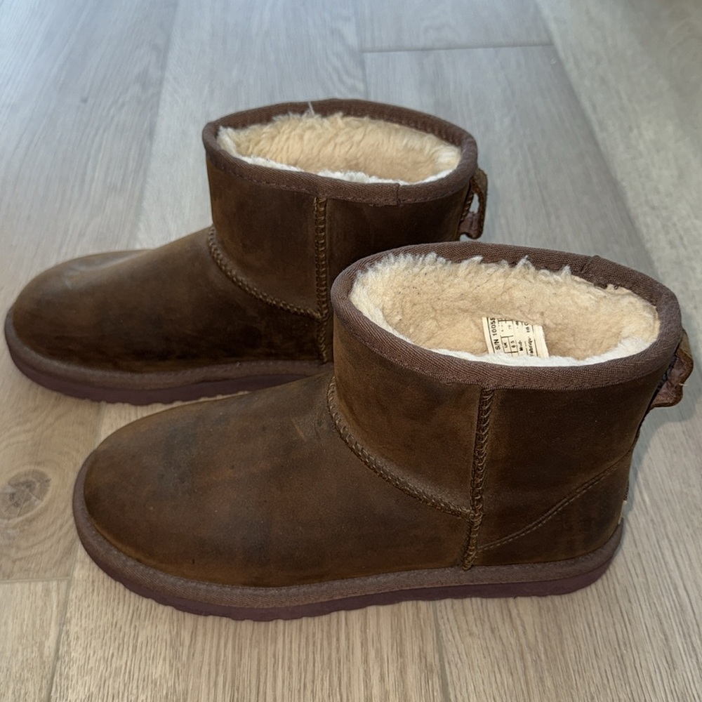 UGG Classic Mini - Picture 8 of 10